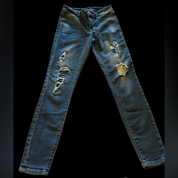 Maurice's Women's Torn and Distressed Jeans Sz 4 Reg - Picture 3 of 5